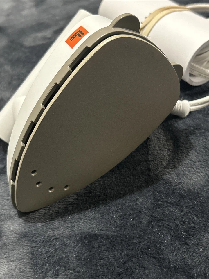 Plancha de vapor de doble voltaje Sharper Image Si-755 fuera de caja Foto 4 de 4