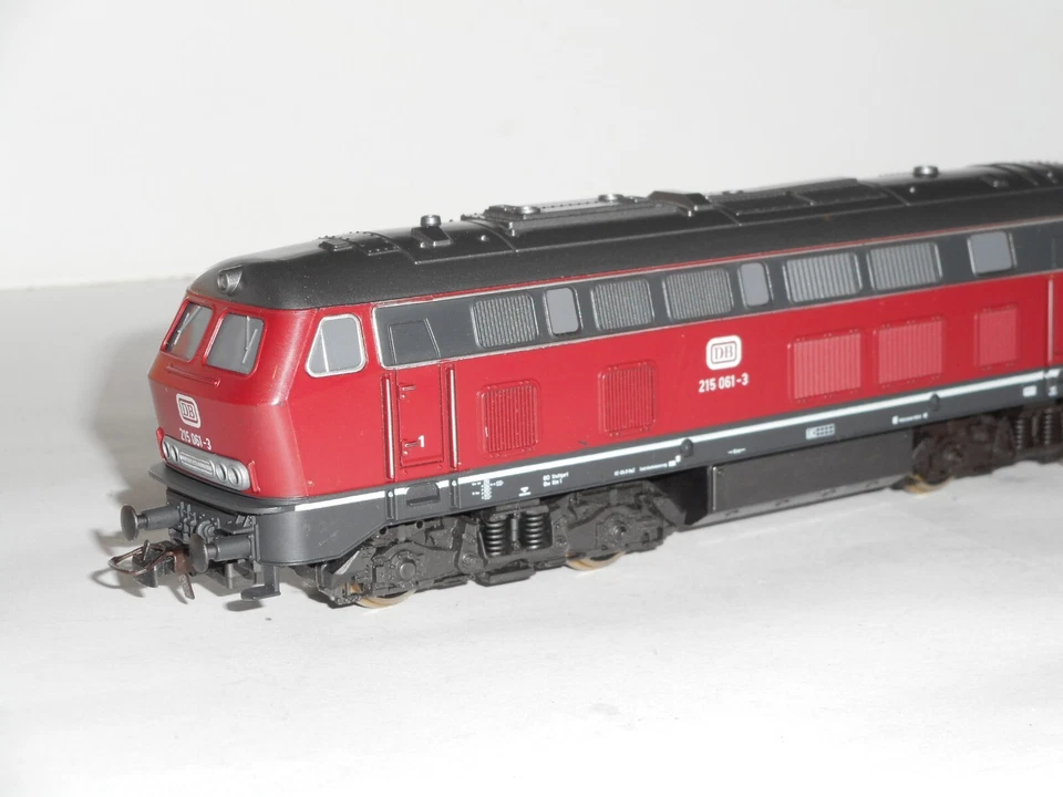 ROCO 215 cl. DB Diesel. Excellent cond. 4 axles driven & lights. HO. 2 rail DC - Image 4 of 4