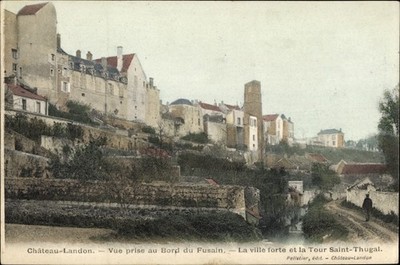 Ak Chateau Landon Seine et Marne, La Ville Forte et la Tour de St... - 2993781
