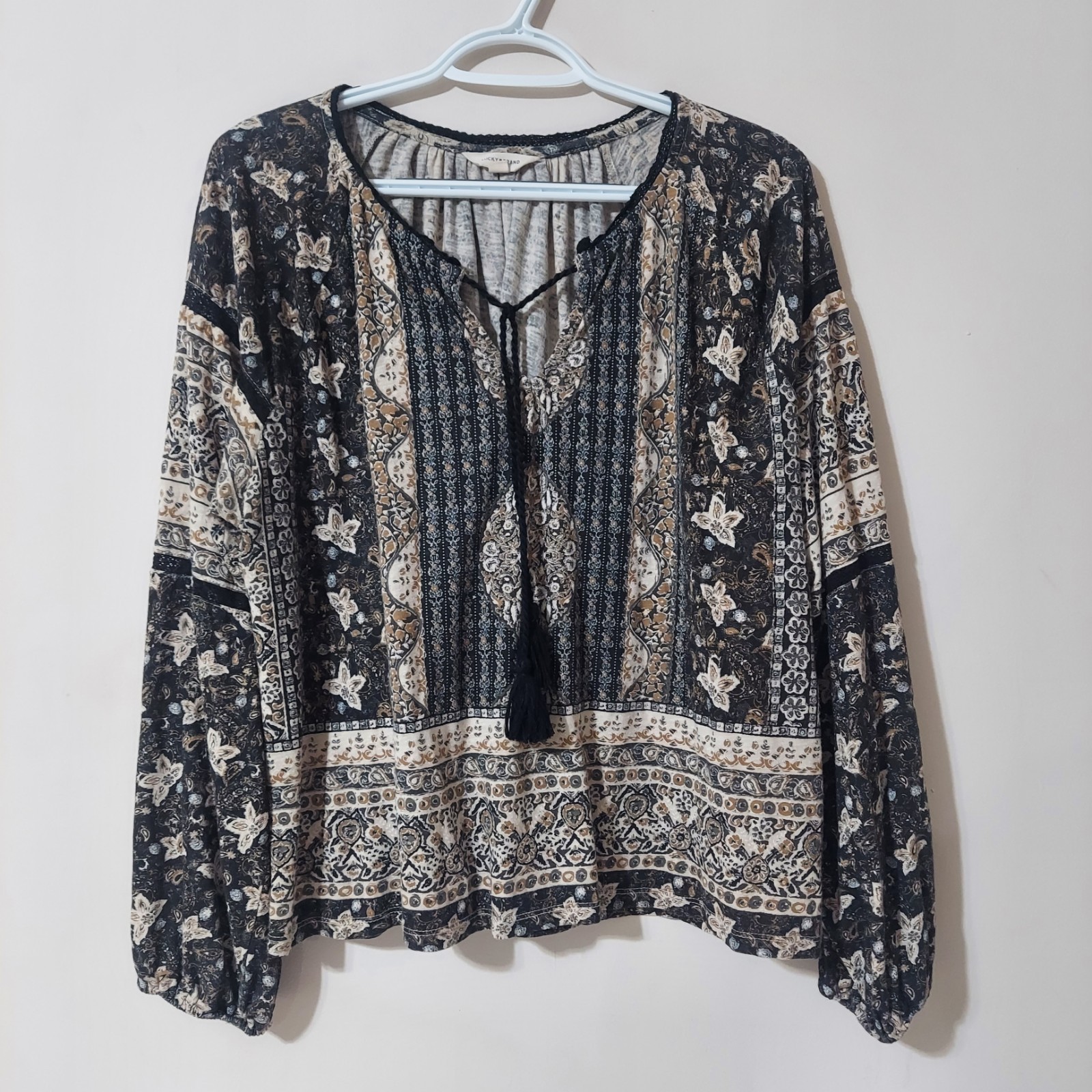 Lucky Brand Long Sleeve Lace Inset Top Size Large Split Neck Ties Boho