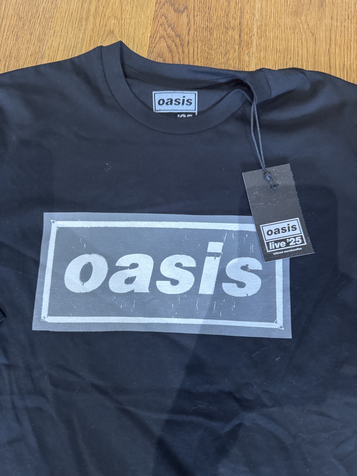 Oasis LONDON Wembley Official T-shirt MEDIUM  x1 Live 25 SOLD-OUT RARE image 5