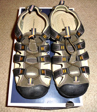 Croft & Barrow Fisherman Sandals Men’s Size 10 Olive Closed Toe style CB Jeffrey