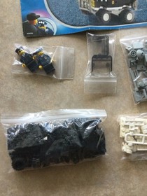 POLICE 4WD and UNDERCOVER VAN, Lego World City: Police 7032