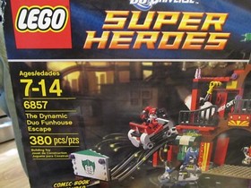 LEGO DC Comics Super Heroes: The Dynamic Duo Funhouse Escape (6857) New Sealed