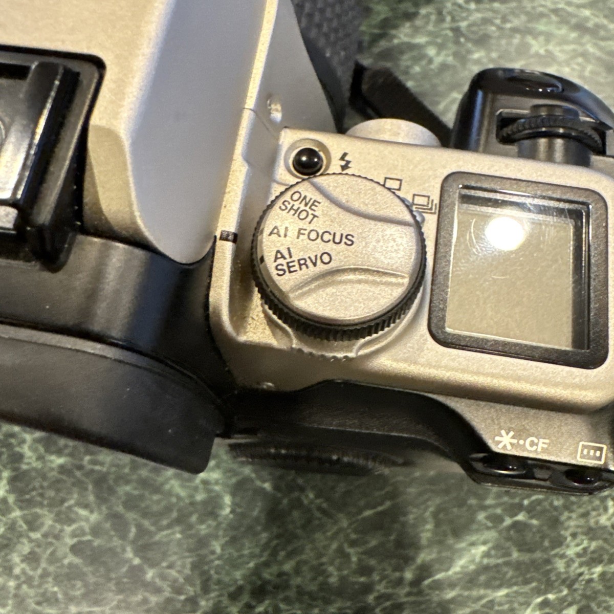 Canon EOS ELAN II 35mm Camera wirh case and Lens, no battery no