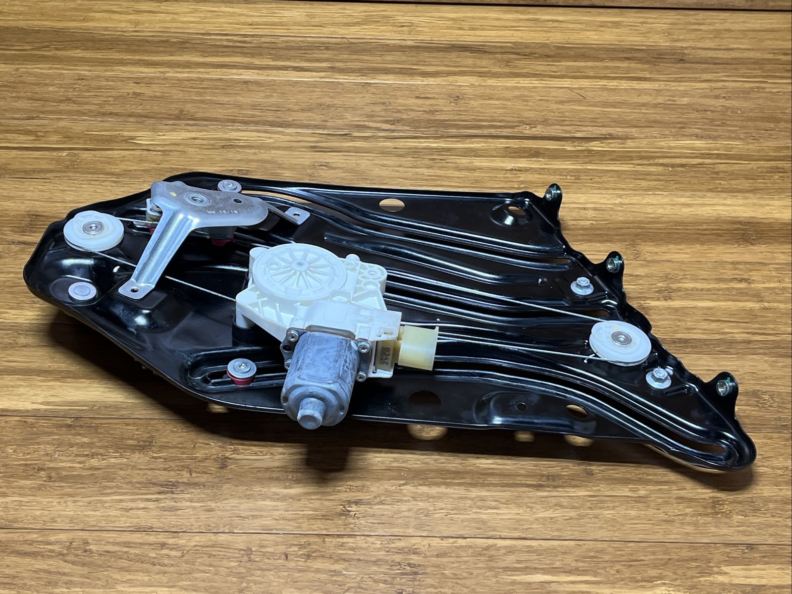 2017-2023 Rolls Royce Dawn RR6 Rear Left Window Lifter Regulator With Motor OEM