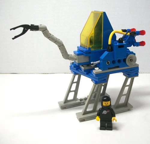 LEGO SPACE WALKING ASTRO GRAPPLER 6882 COMPLETE WITH 2 SUBS