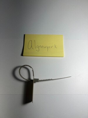 Off white zip tie lot 32/50