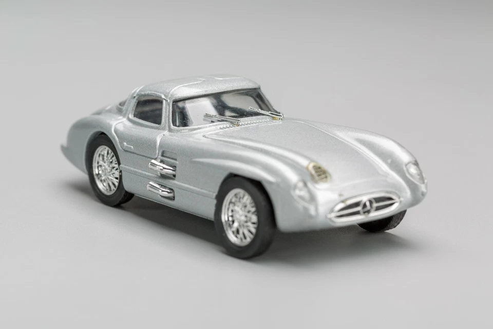 MERCEDES-BENZ 300 SLR Coupé Silver 1955 BRUMM 1:43 - Imagen 2 de 4
