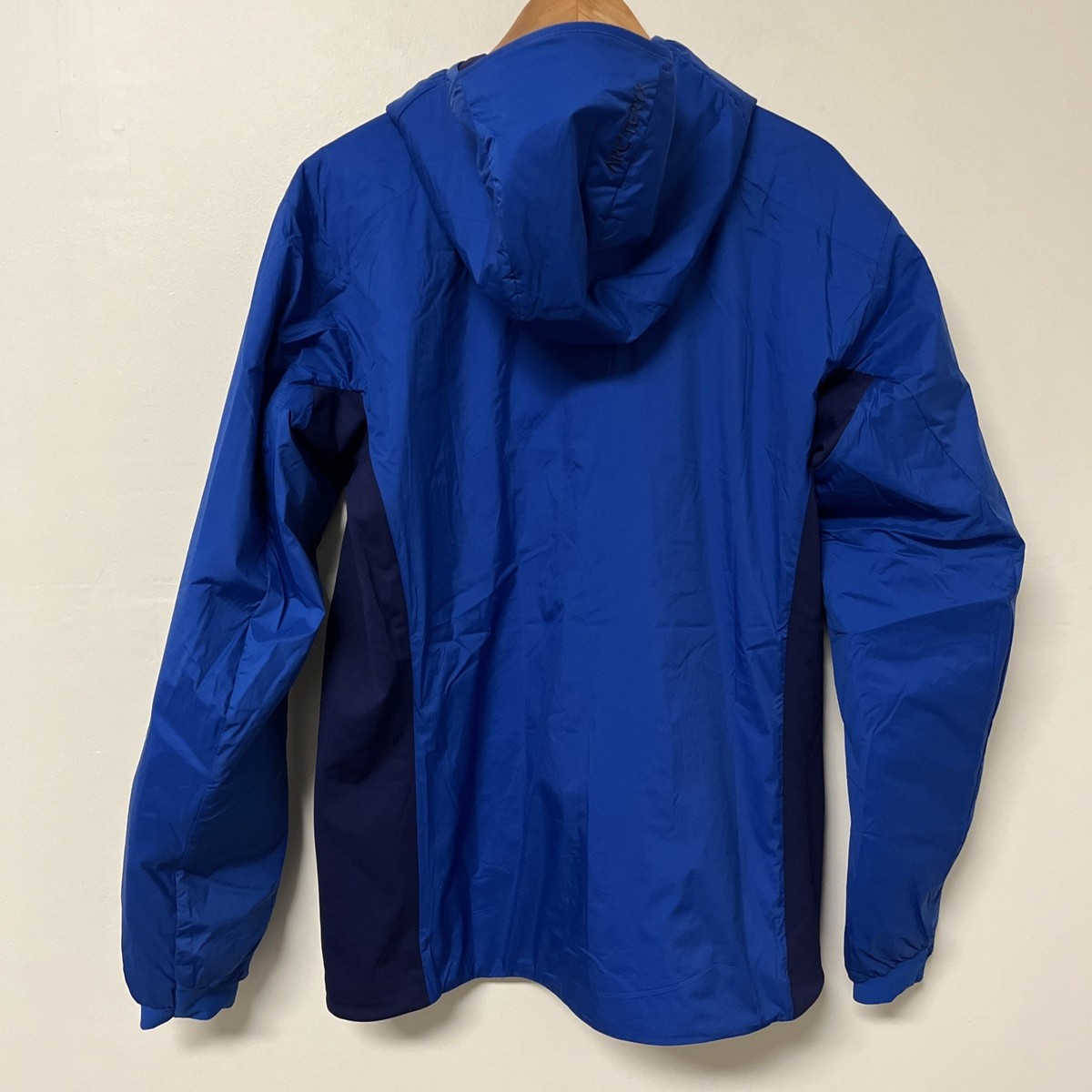 Arc'teryx Men's Atom Hoody Jacket Large Vitality - Soulsonic Blue