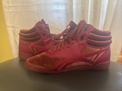 Reebok Classics Hi Velvet2 JUNIOR Sz 5 US. Excellent Used Condition. NO BOX