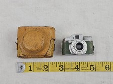 VINTAGE JAPAN MINI HIT CAMERA WITH LEATHER CASE IN GREAT CONDITION