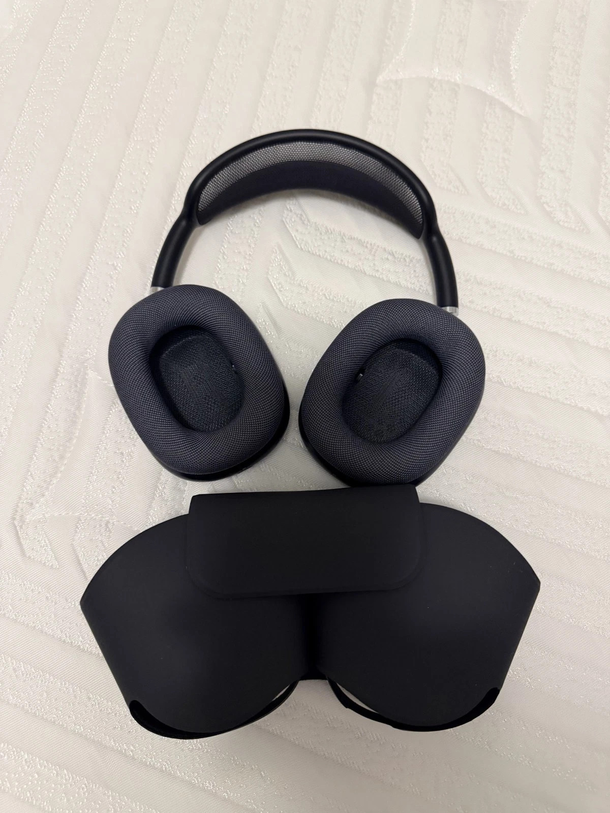 Apple AirPod Pro Max Midnight Black USB-C Excellent Condition Headphones Preown