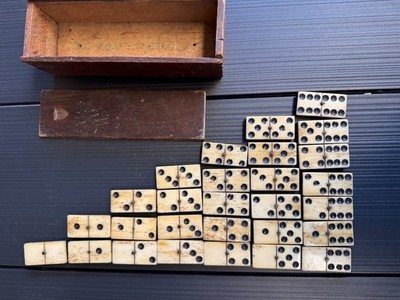 Antike Knochen und Holz Messing gepinnt Dominosteine Komplettset 28 plus Original Box