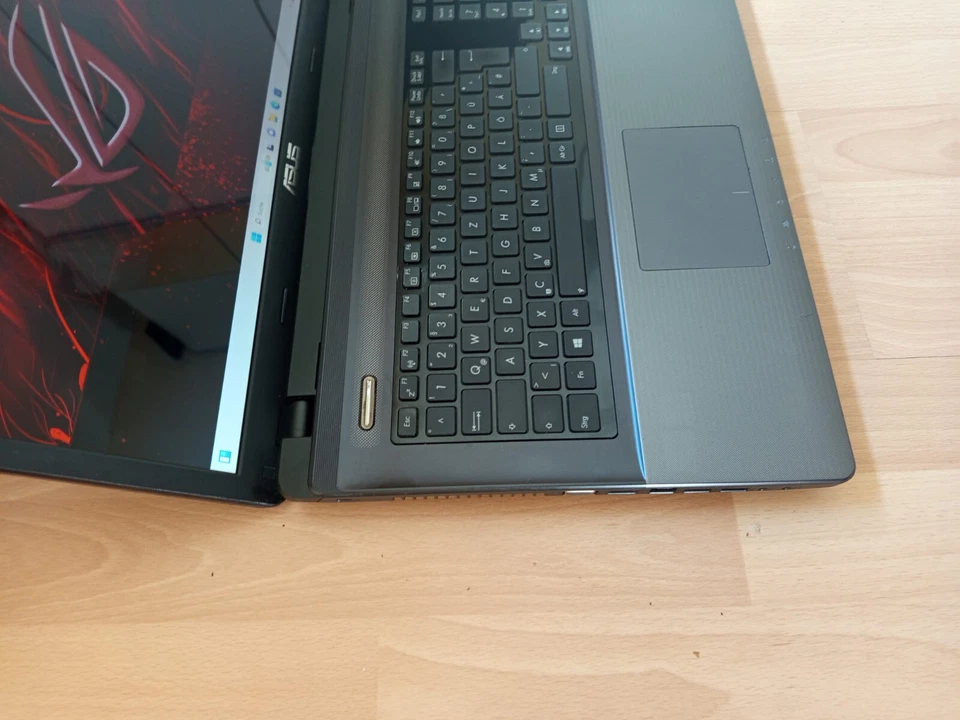 Asus K95V 18;4, Zoll ,Full HD,Quad Core I7 3610QM,.32GB  2 TB SSD.3 TBHDD Win 11 - Bild 4 von 4