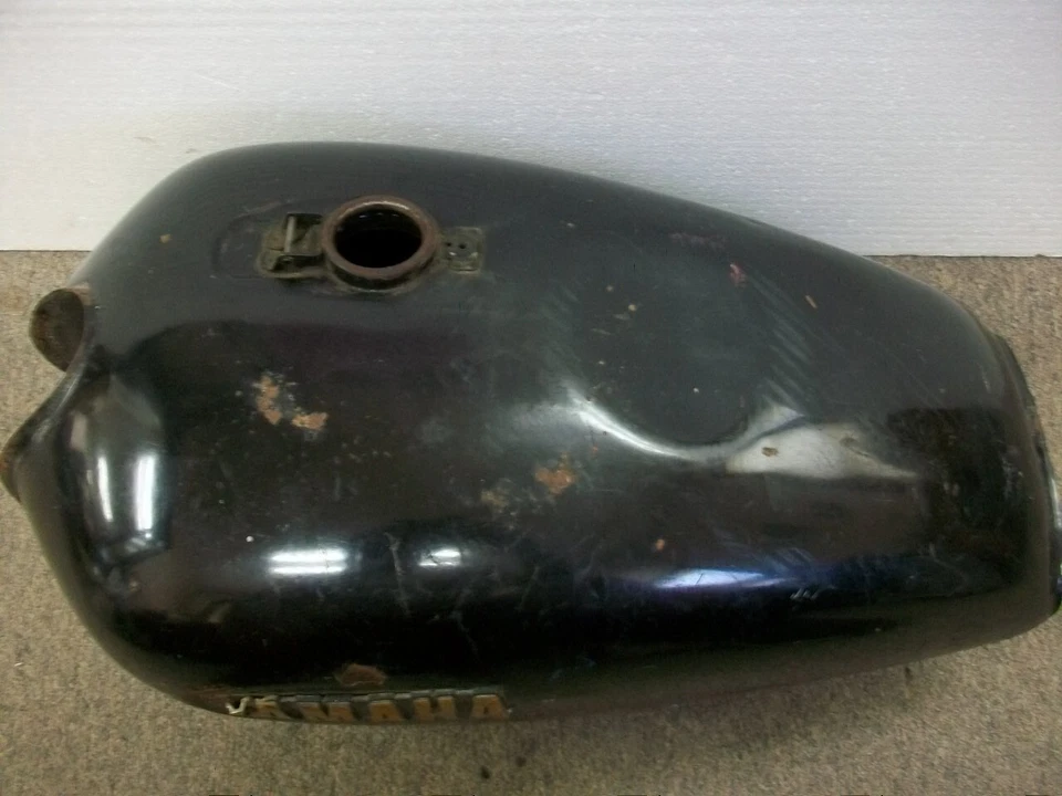 Clean!! OEM! 1980 1981 Yamaha XS400 XS 400 Gas Tank Fuel Petrol Tank - Image 4 of 4