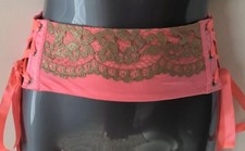 Cintre taille à lacets bordure corail et or Victoria's Secret extra-petite/petite