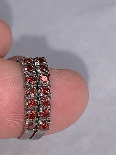Juego de 2 anillos de banda apilables de plata esterlina de colección detalle granate talla 6 - Imagen 4 de 8