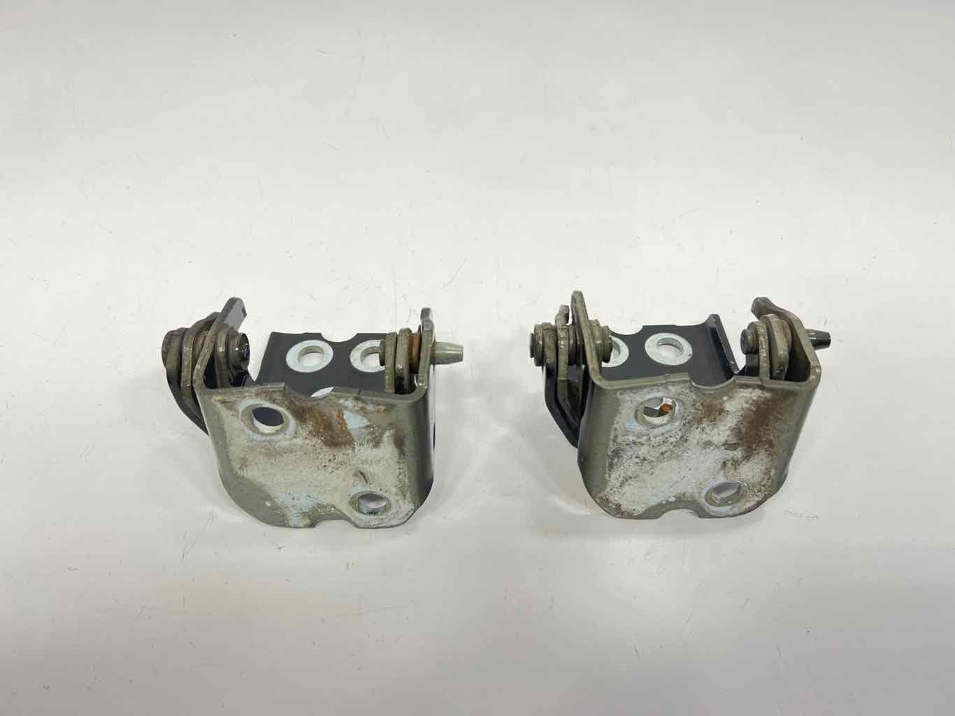 2003 2009 HUMMER H2 REAR LEFT SIDE DOOR HINGE UPPER & LOWER OEM BLACK