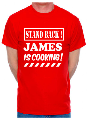 Personalisiertes Herren T-Shirt Stand Back James Kochen beliebiger Name Wort dein Name Café