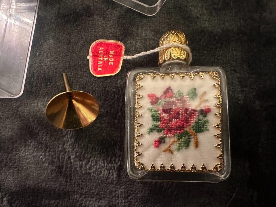 altes Parfürm Miniatur Set ungenutzt Made in Austria Wien Viennes Pompadour kmpl - Bild 1 von 4