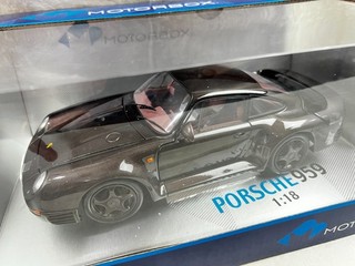 1/18 Exoto Motor Box Porsche 959