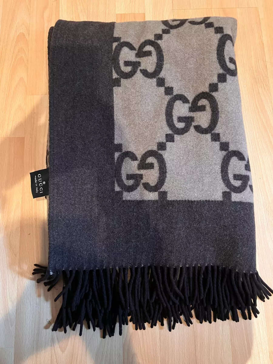 $1200 AUTH. GUCCI GG MOTIF LOGO WOOL BLEND REVERSIBLE THROW BLANKET 72