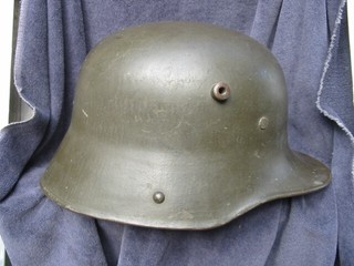 ORIGINAL WW1 M17 GERMAN STEEL HELMET. COMPLETE HORSE HAIR LINER ALL ORIGINAL!