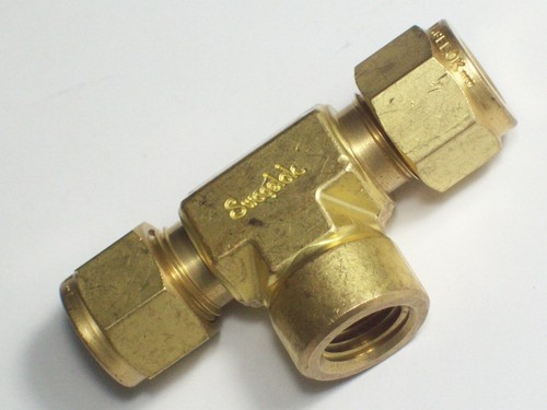 Raccordo A Compressione Dritto Swagelok In Ottone, B-1210-6, Tubo 3/4 X 3/4 Pollici - Nuovo Di Magazzino
