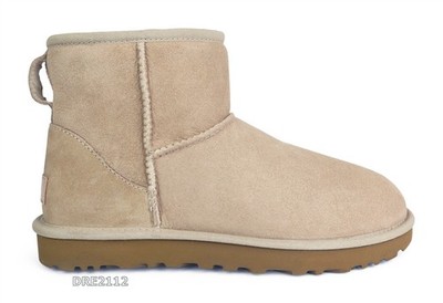 UGG Classic Mini II Sand Suede Fur Boots Womens Size 8 -NIB-