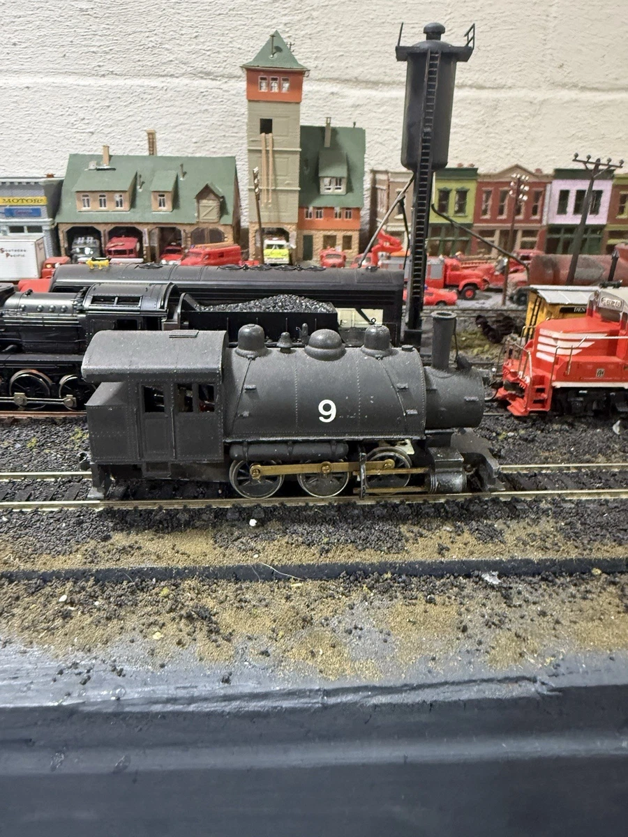 Roundhouse HO Steam Locomotive Model Railroad Locomotives with