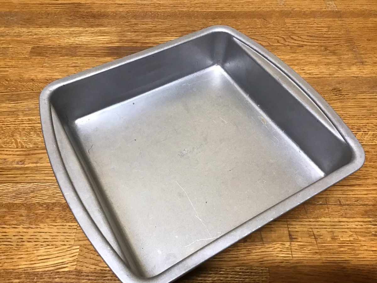 THE PAMPERED CHEF Aluminized Steel Metal Baking Pan 8X8 Square Brownies  Cakes