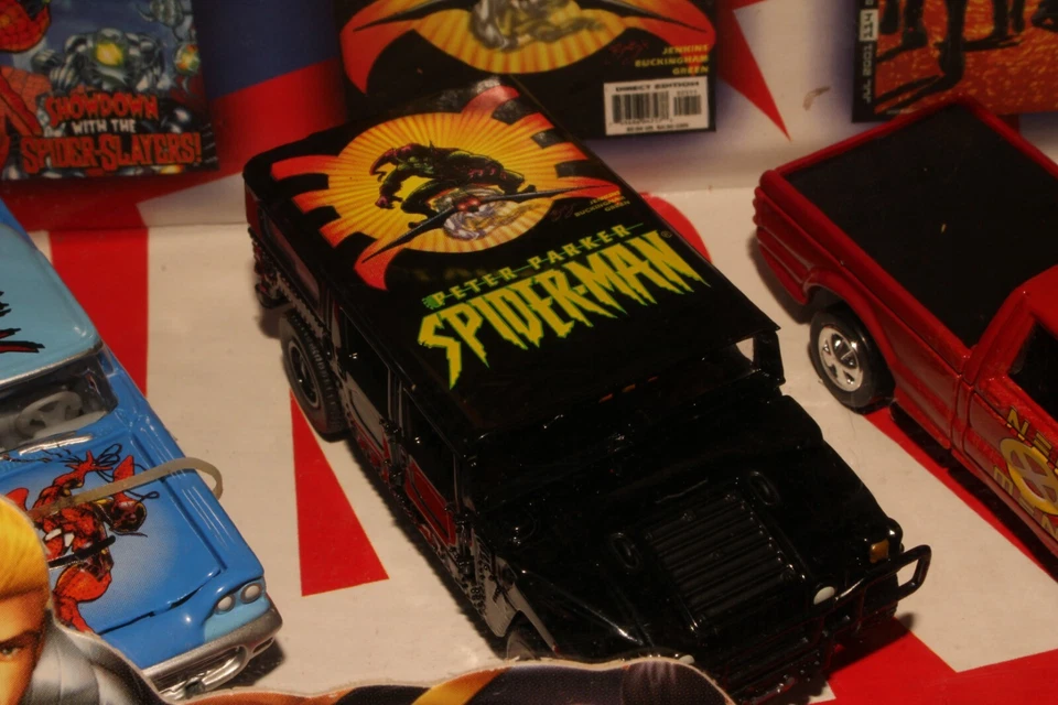 Coche Johnny Lightning escala 1:64 4, Marvel Super Heroes, Spiderman, Wolverine Foto 3 de 4
