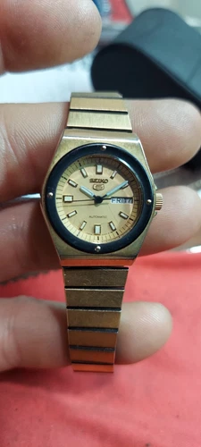 Seiko 5 Gold Tone Ladies Vintage Watch 1980s Automatic