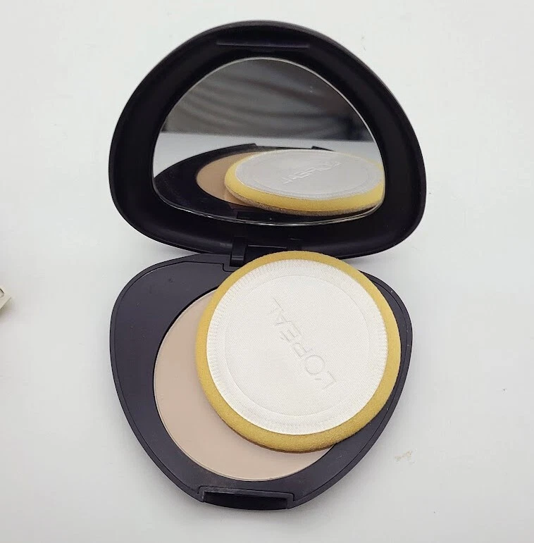 L'oreal Feel Naturale Ultrafine Light Softening Powder Compact New in Box .35 oz - Image 3 of 4