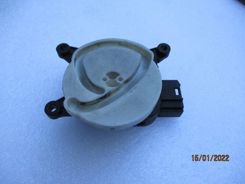 Antrieb Umluftklappe L Audi A4 2.7 TDI DPF multitronic