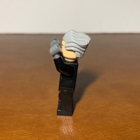 Lego Harry Potter Madame Hooch Minifigure Light Nougat Head hp106 from 2010