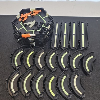 Hexbug Nano Track Parts - Hexbug Konvolut Black Plate And Track Glow In The Dark