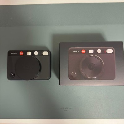 Leica SOFORT 2 Instant Camera Body Black Condition Includes Accessories