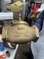 Honeywell V5011F 3" NPT Single-Seated Two-Way Globe Valve (V5011F1113)