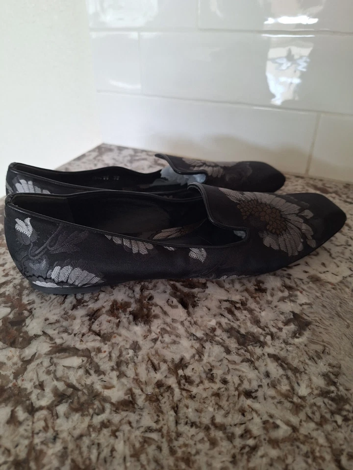 Alexander McQueen Silk Black floral print Loafer Flats size 39 - Image 3 of 4