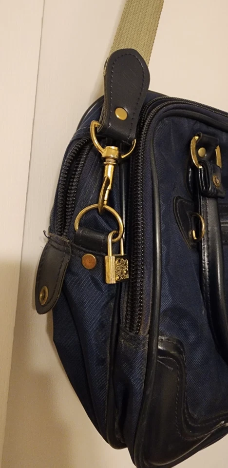 Vintage Ricardo Beverly Hills Navy Nylon & Leather Travel Satchel  Padlock 1980s - Image 3 of 3