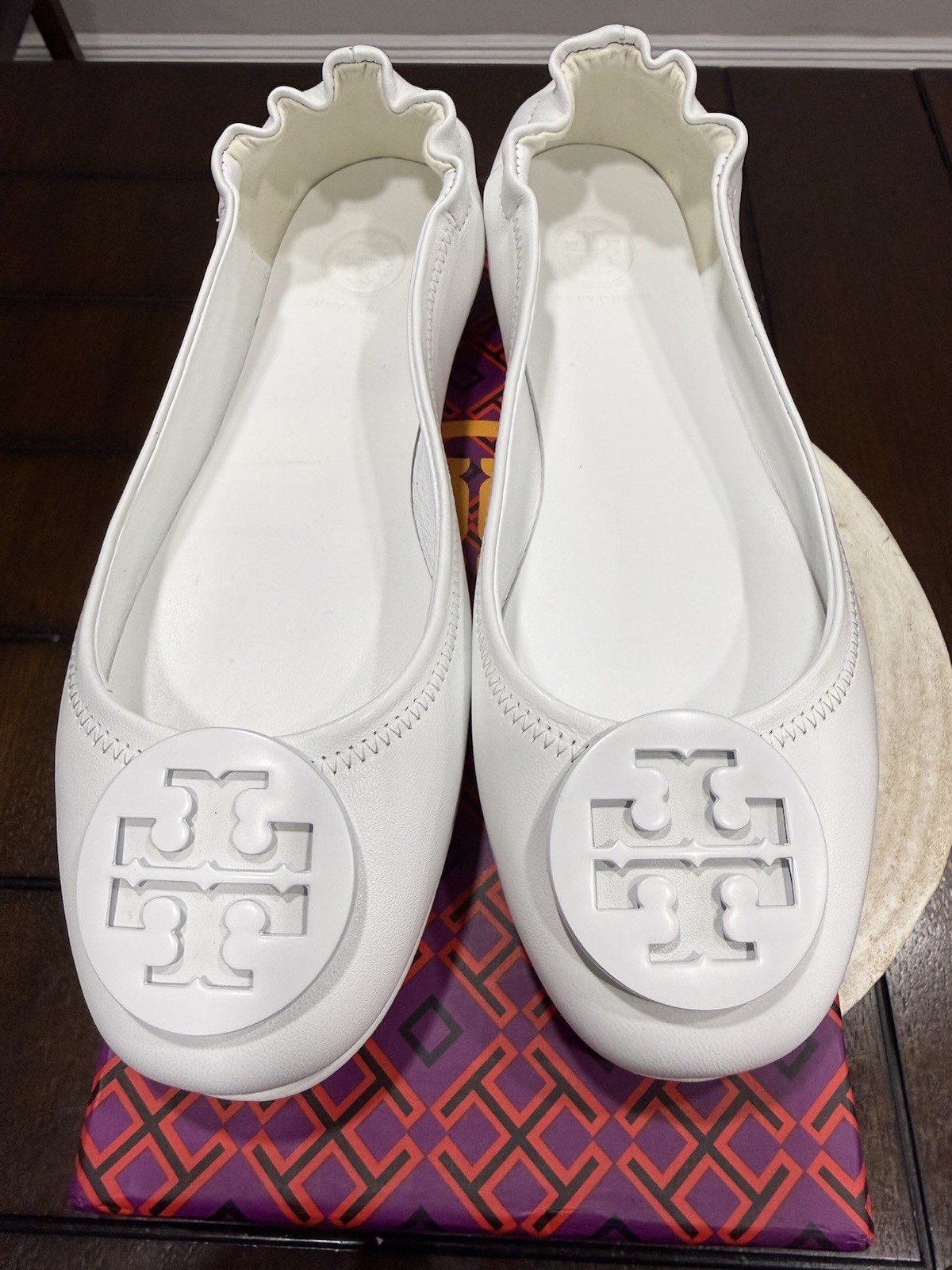 Tory Burch Minnie Travel Ballet Flats White Leather Tonal Logo Sz 39 Sz 8.5 NEW thumbnail 3