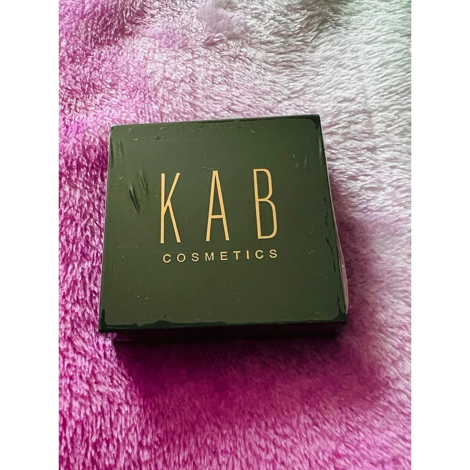 KAB Cosmetics Eyeshadow Quad in Naked *Free Shipping - Image 2 of 2