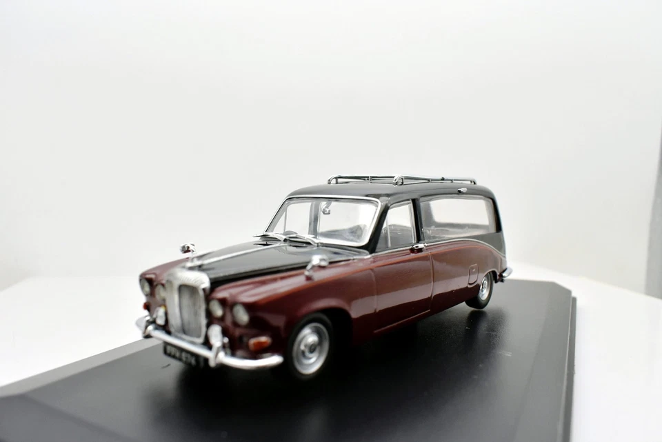 Modellino auto scala 1:43 Daimler hearse DS007 modellismo statico da collezione - Immagine 3 di 4