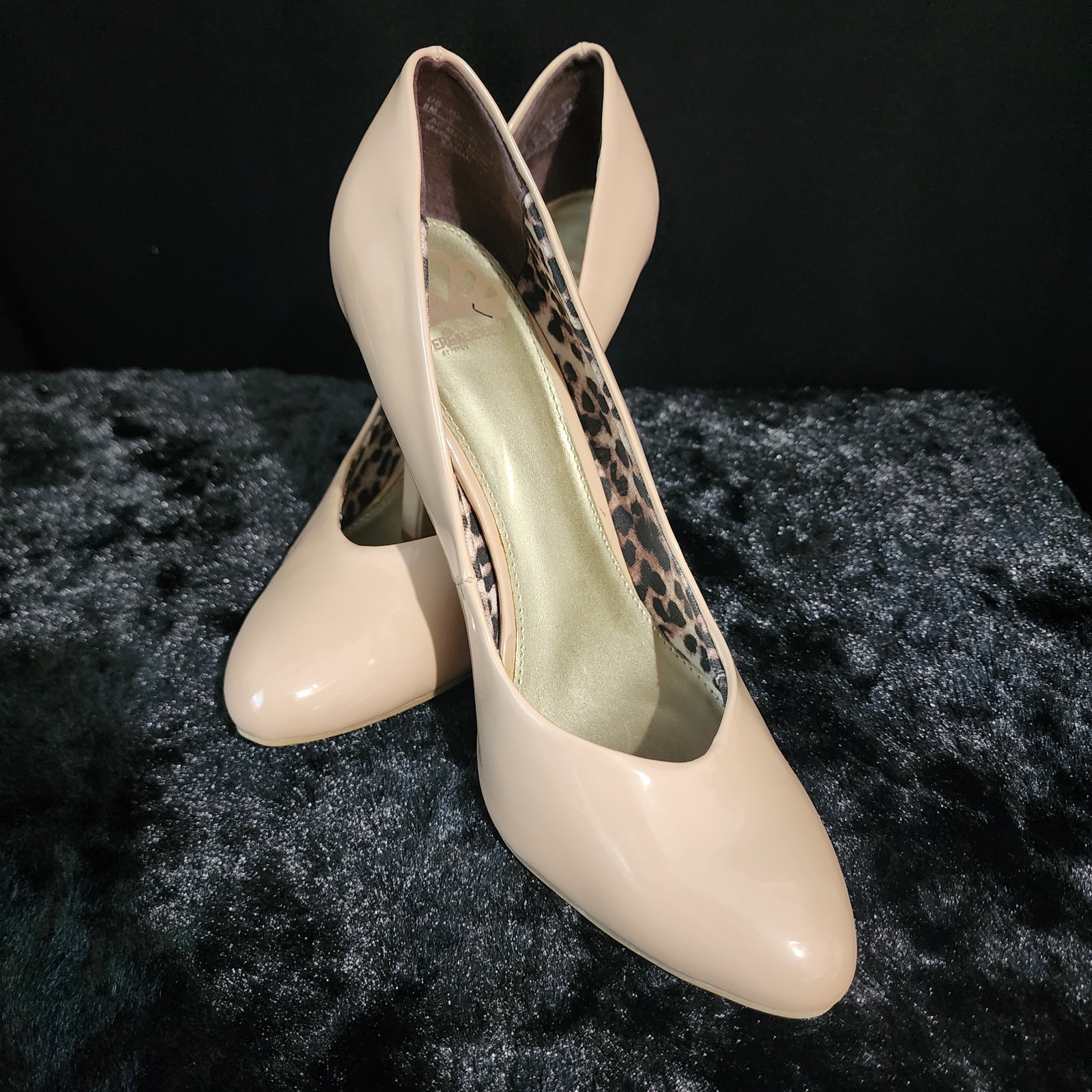 Fergalicious Size 8 Nude Patent Leather Pumps with Animal Print Lining