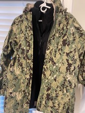 US Navy Type III Working Parka Jacket Men  s Small Green Digital Camo Nylon MPN