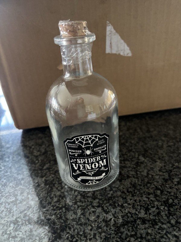 BRAND  NEW HALLOWEEN SPIDER VENOM GLASS BOTTLE 