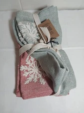 Creative Co-op Snowflake Green Red Cloth Napkin Set Of 4 18" x 18" NEW