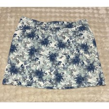 Floral skort in woman&rsquo;s 16
